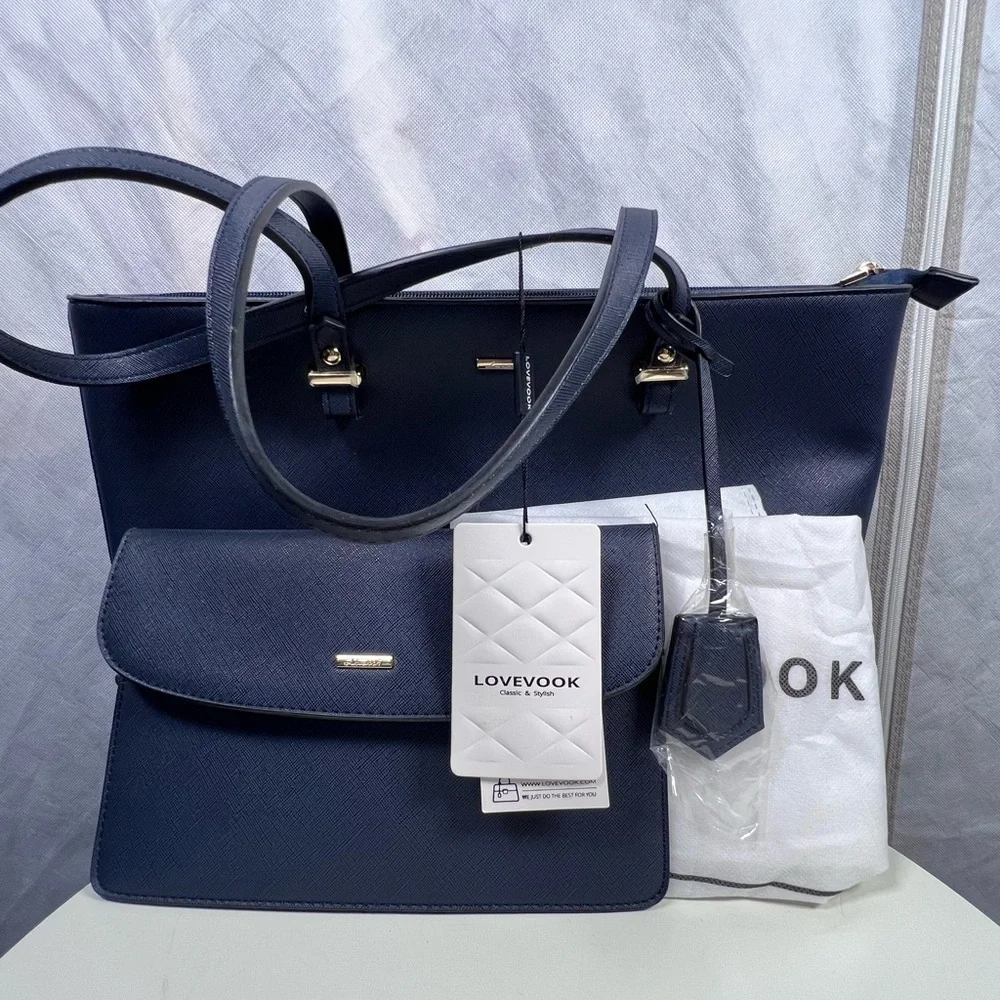 NWT Lovevook Hobo Faux Leather Purse/Bag with Matching Wristlet and dust bag - Picture 1 of 5